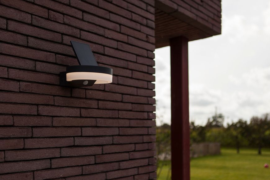 Світильник вуличний настінний з датчиком руху Lutec Runda Solar Led Wall 1 Light Pir Dark Grey 4000K Solar 6915801335 фото