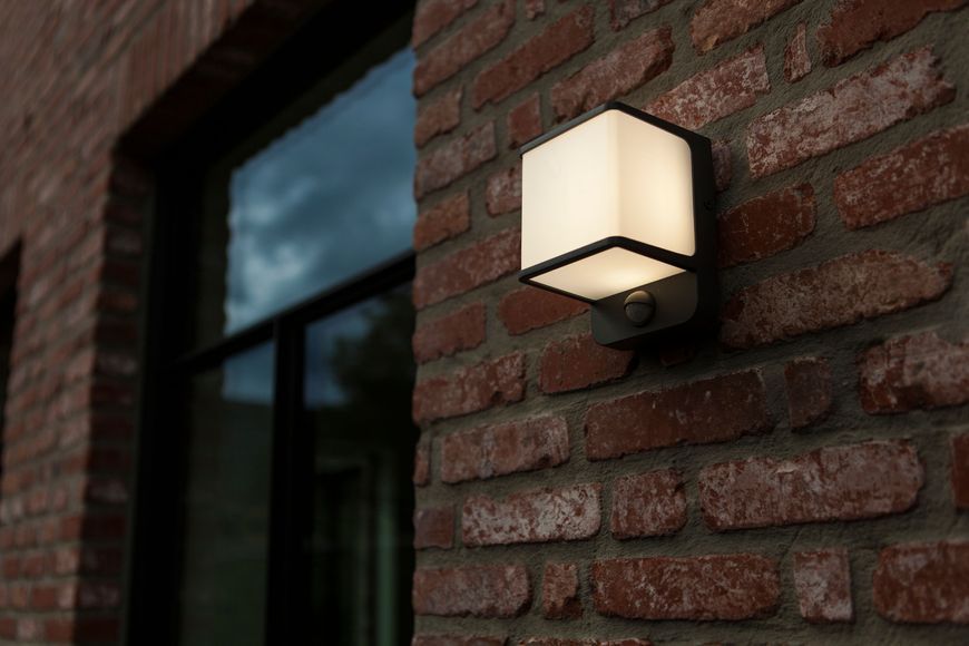 Светильник уличный настенный с датчиком движения Lutec Doblo Outdoor Led Wall 1 Light Pir Dark Grey Architectural 5197011125 фото